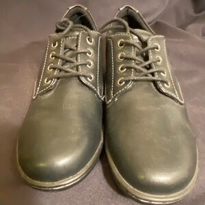 Eastland Women’s Pandora Black Oxfords with Contrast Stitching. Size 8M. NWOT.